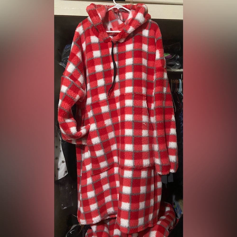 Medium Fleece Lounge Hoodie